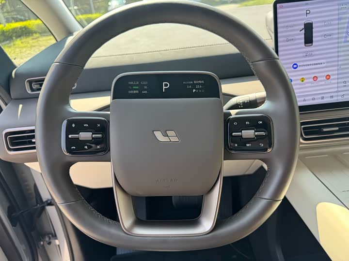 Фото 9 - LiXiang Mega