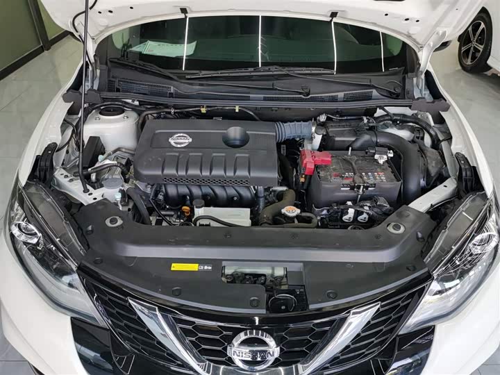 Фото 10 - Nissan Tiida