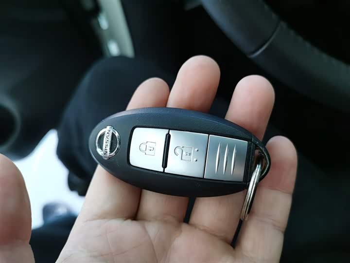 Фото 11 - Nissan Tiida