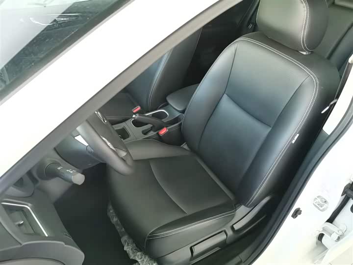 Фото 7 - Nissan Tiida