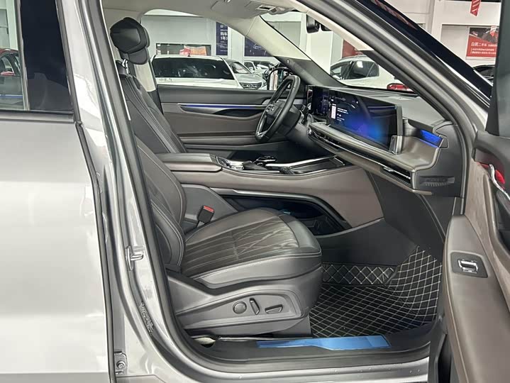 Фото 11 - Ford Edge