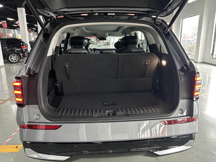 Фото 12 - Ford Edge