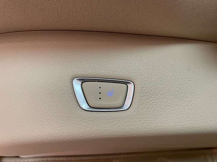 Фото 18 - Buick GL8 ES