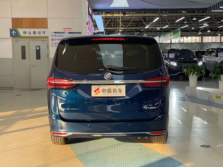 Фото 6 - Buick GL8 ES