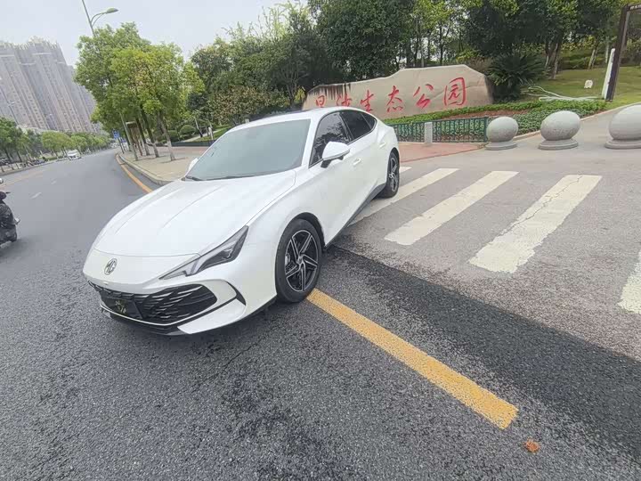 Фото 1 - MG Motor 7