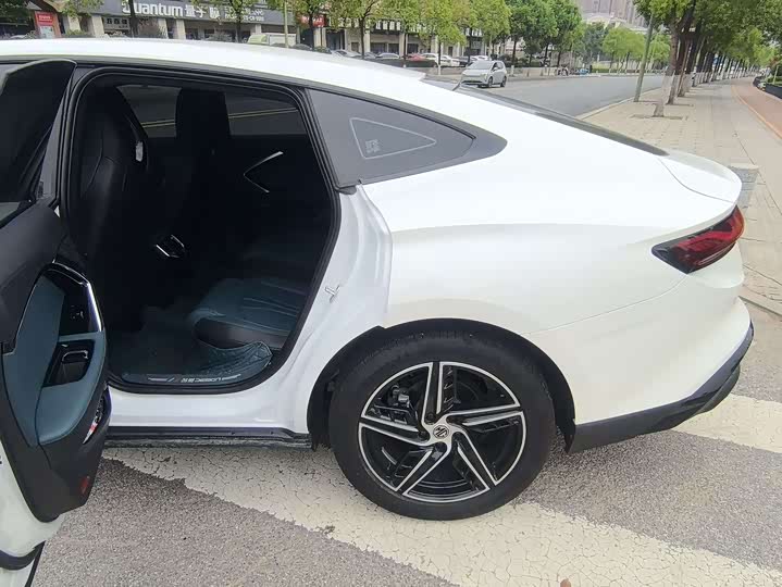 Фото 12 - MG Motor 7