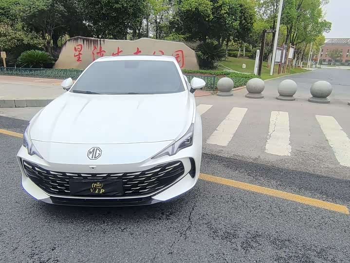 Фото 2 - MG Motor 7