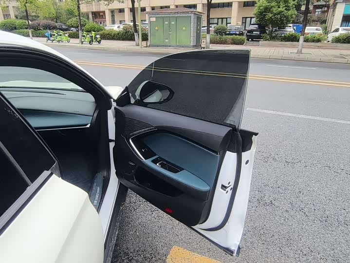 Фото 7 - MG Motor 7