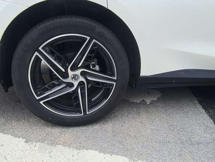 Фото 8 - MG Motor 7