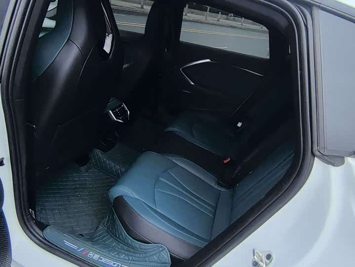 Фото 9 - MG Motor 7