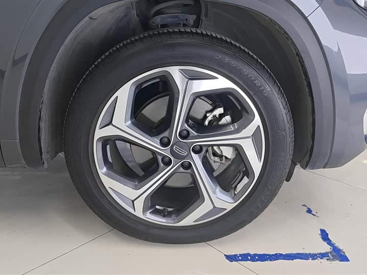 Фото 6 - Geely Monjaro