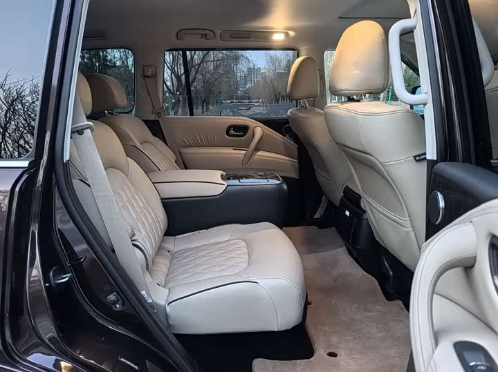 Фото 14 - Nissan Armada