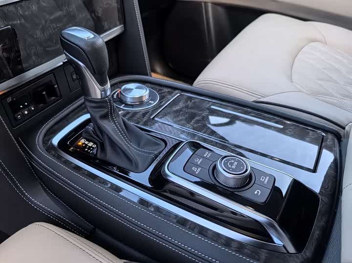 Фото 5 - Nissan Armada