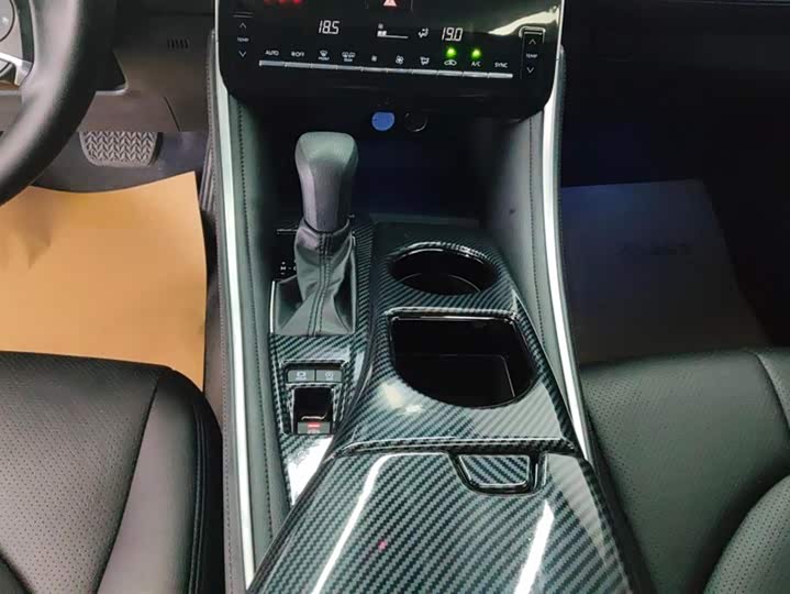 Фото 16 - Toyota Avalon