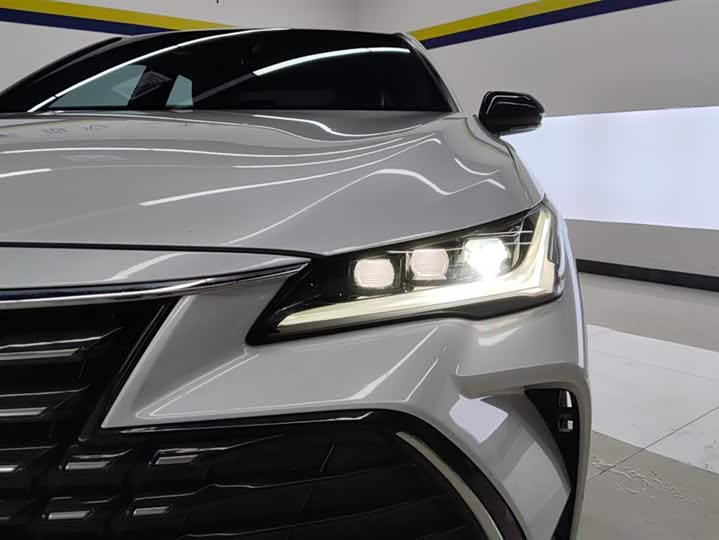 Фото 5 - Toyota Avalon