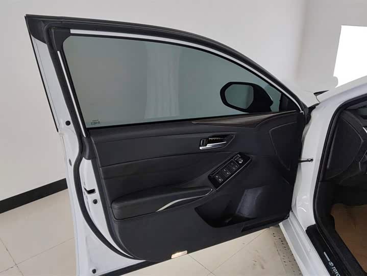 Фото 7 - Toyota Avalon