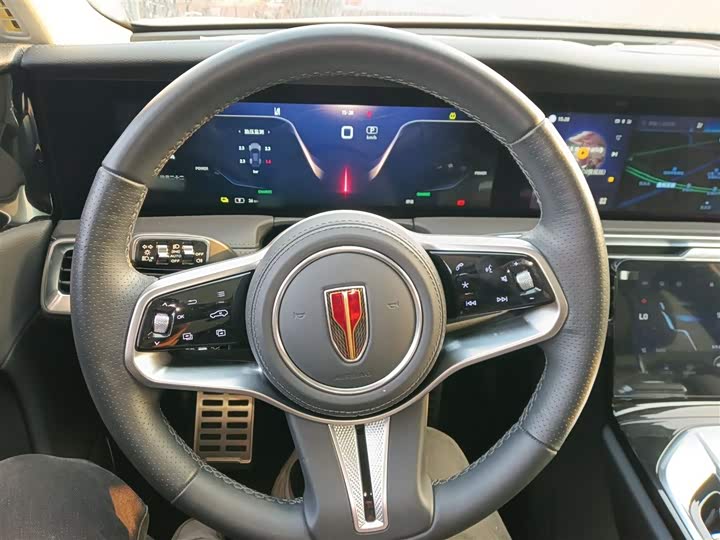 Фото 11 - Hongqi E-HS9