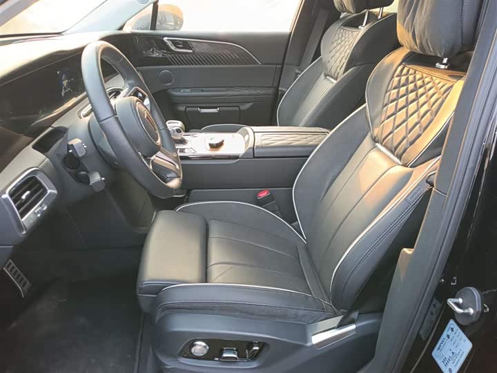 Фото 15 - Hongqi E-HS9