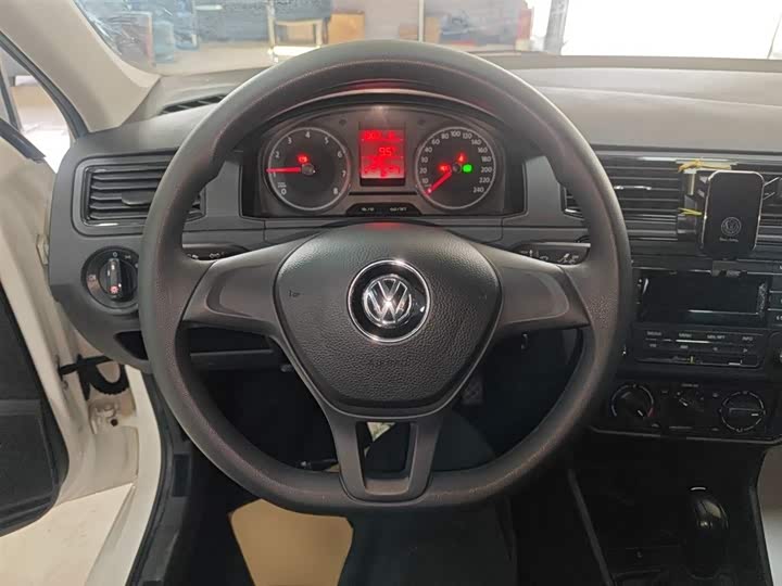 Фото 3 - Volkswagen Santana