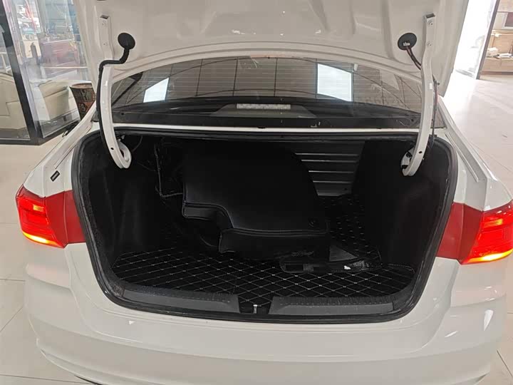 Фото 9 - Volkswagen Santana