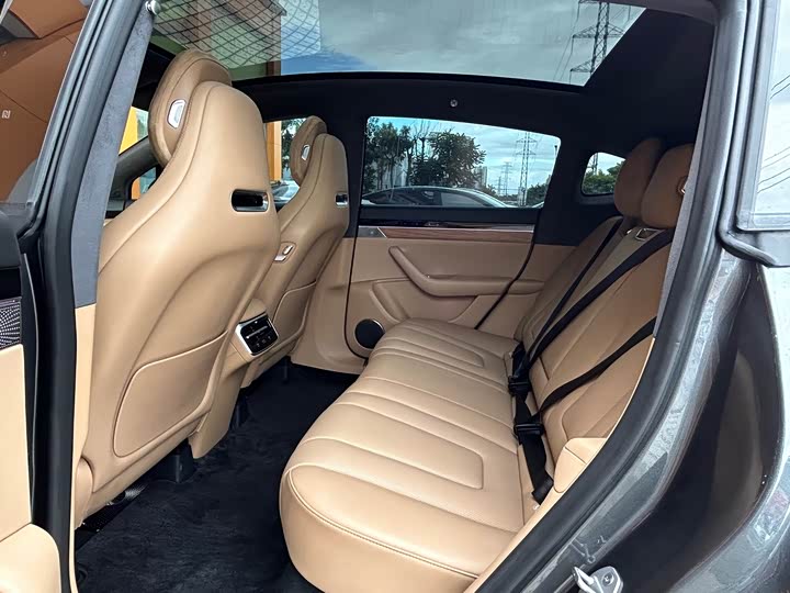 Фото 13 - Luxeed R7