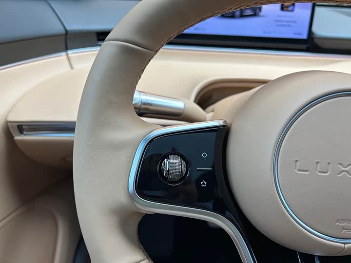 Фото 23 - Luxeed R7