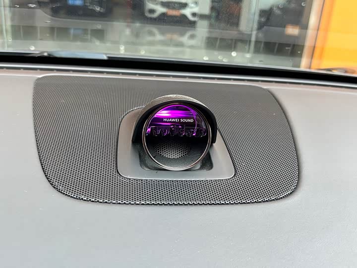 Фото 47 - Luxeed R7