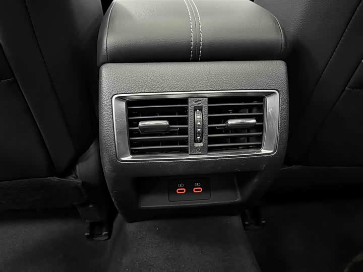 Фото 15 - Nissan Teana