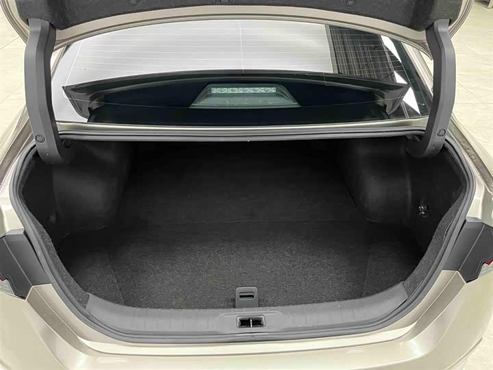 Фото 16 - Nissan Teana