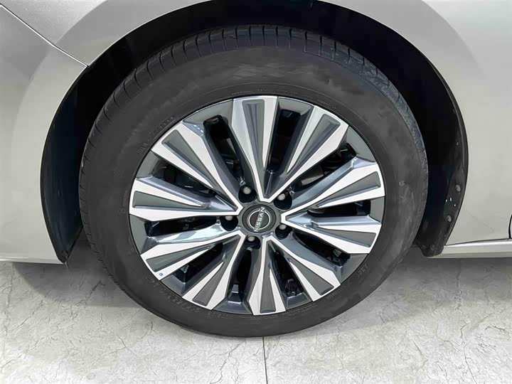 Фото 19 - Nissan Teana