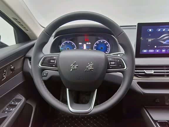 Фото 16 - Hongqi E-QM5