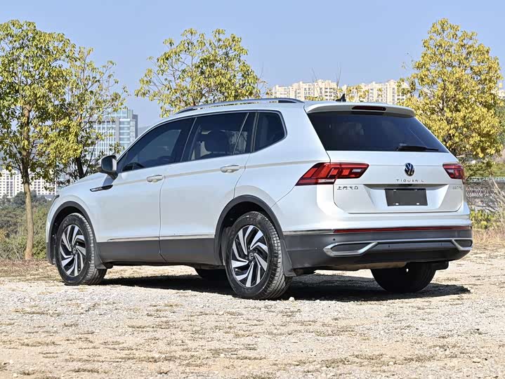 Фото 15 - Volkswagen Tiguan L Pro