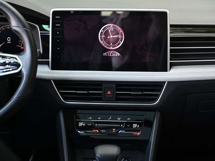 Фото 7 - Volkswagen Tiguan L Pro