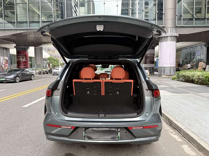 Фото 19 - BYD Tang L