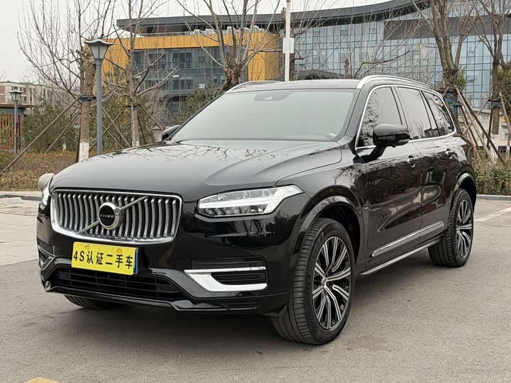Фото 1 - Volvo XC90