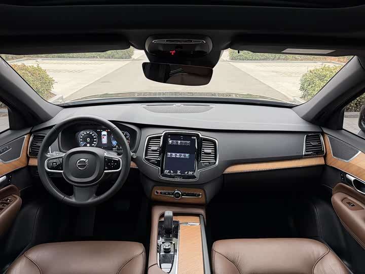 Фото 16 - Volvo XC90