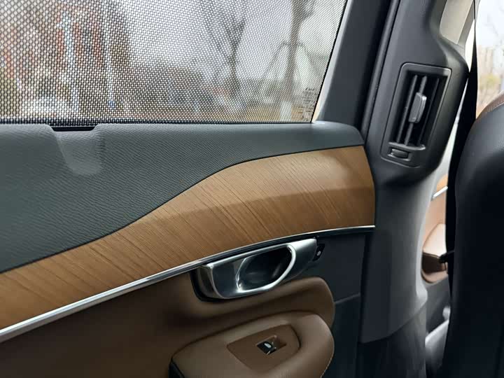 Фото 23 - Volvo XC90