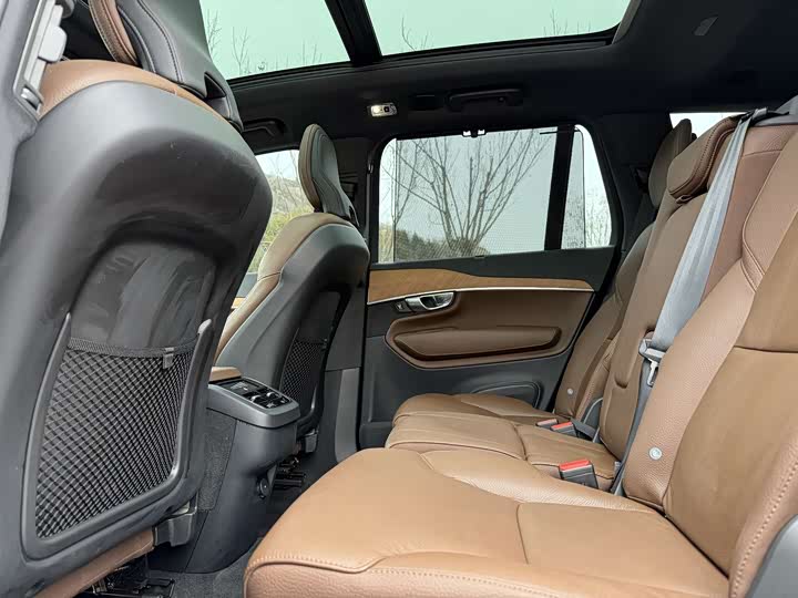 Фото 6 - Volvo XC90