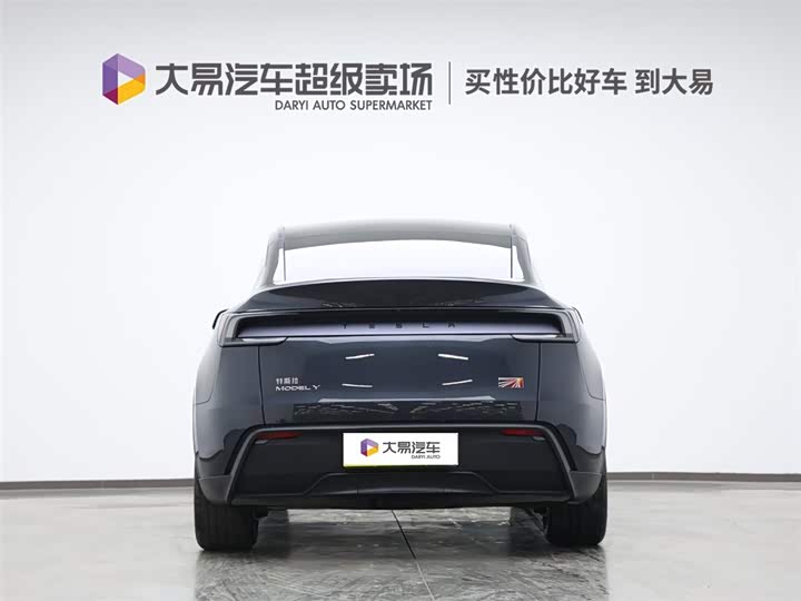 Photo 4 - Tesla Model Y