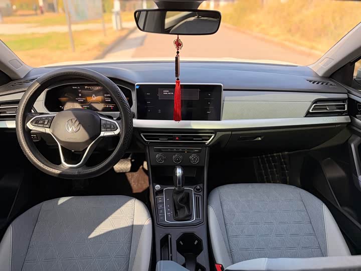 Фото 10 - Volkswagen Lavida