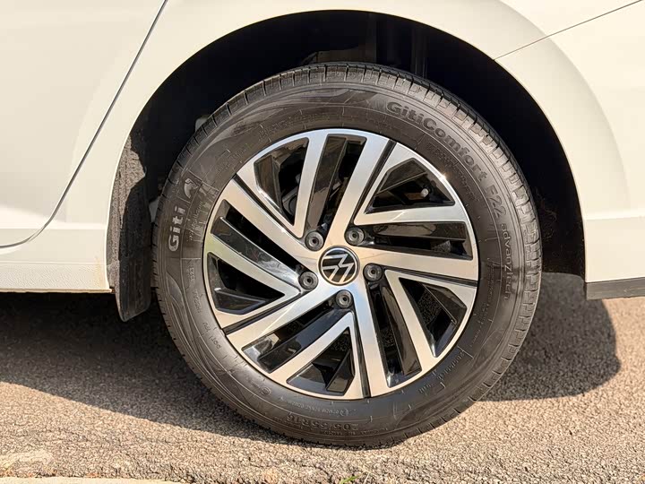 Фото 12 - Volkswagen Lavida