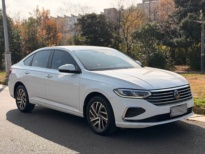 Фото 3 - Volkswagen Lavida