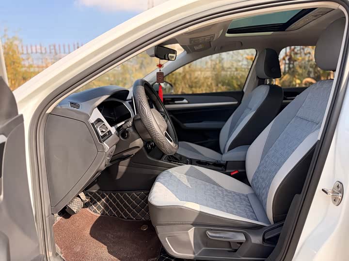 Фото 8 - Volkswagen Lavida