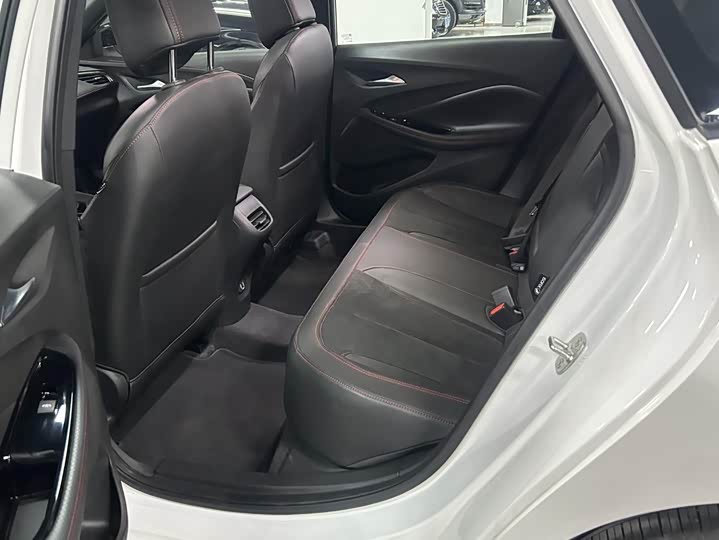 Фото 10 - Buick Verano