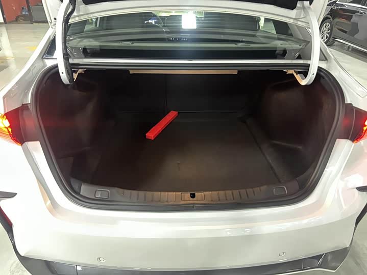 Фото 14 - Buick Verano