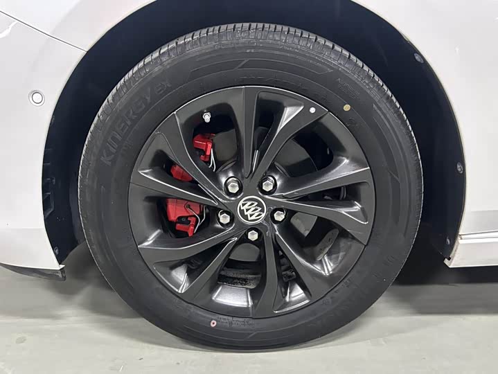 Фото 18 - Buick Verano