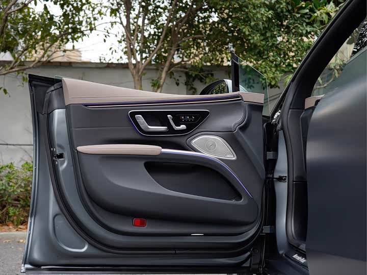 Фото 21 - Mercedes-Benz EQS