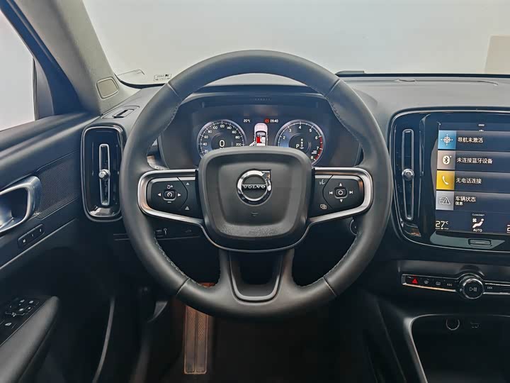 Фото 17 - Volvo XC40