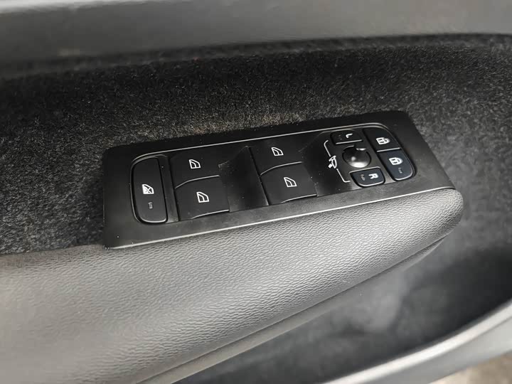 Фото 26 - Volvo XC40