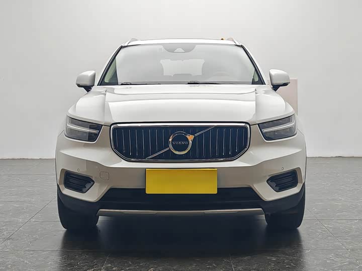 Фото 5 - Volvo XC40